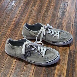 Men's TRUE RELIGION Canvas Sneakers Shoes Size 9